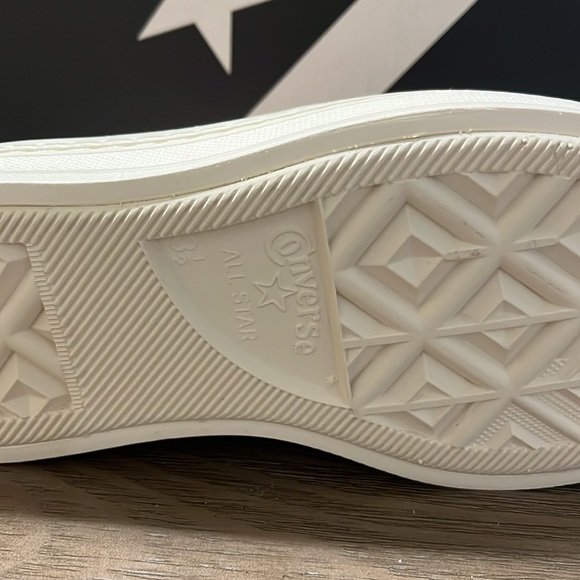 NWT Converse Chuck Taylor All Star Modern Lift Platform Mono Suede - A04663C - Picture 10 of 11